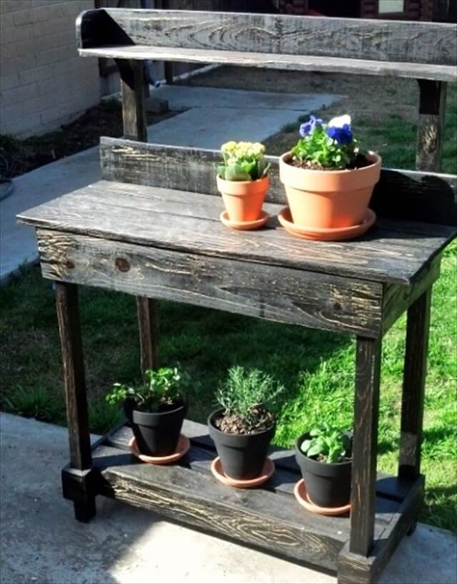 Pallet Potting Bench Useful for Different Chores  101 Pallets