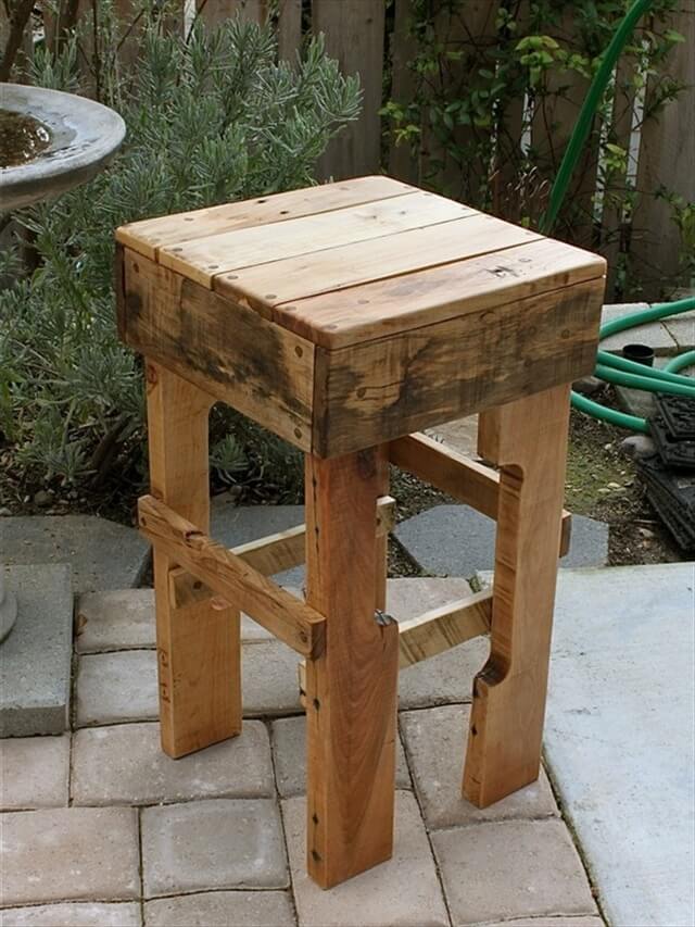 Wood Bar Stools Made Out of Pallets