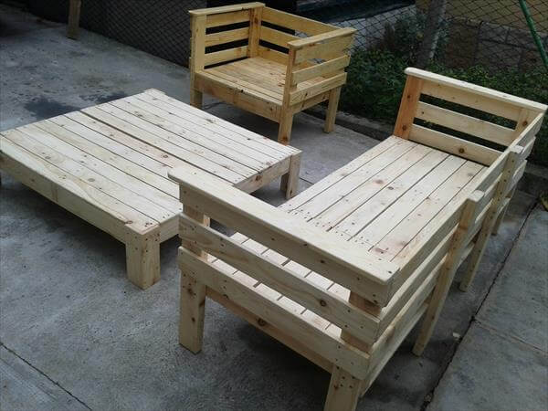 Pallet Outdoor Furniture Set | 101 Pallets