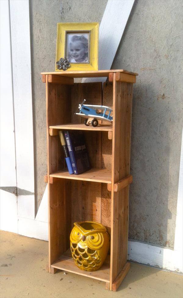 Rustic Bookshelf Out of Pallets Wood | 101 Pallets