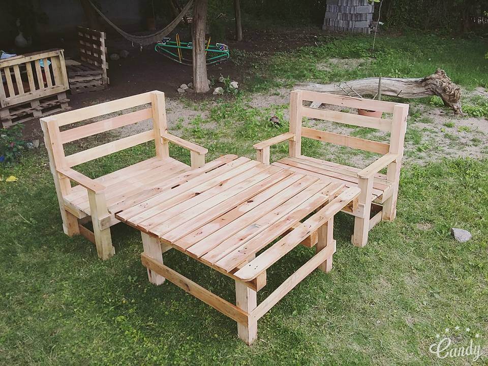 DIY Pallet Outdoor Furniture Set | 101 Pallets