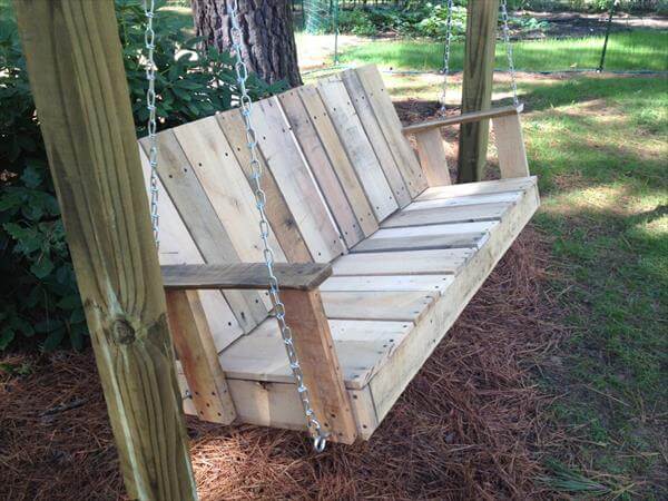 DIY Pallet Outdoor Two-seated Swing | 101 Pallets Pallet Patio Swing